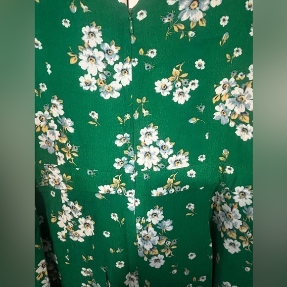 LOFT Green Floral Romper - Picture 4 of 5